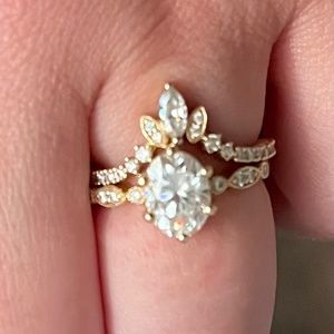 18k Yellow Gold Moissanite Engagement  Bridal Ring Set Size 5